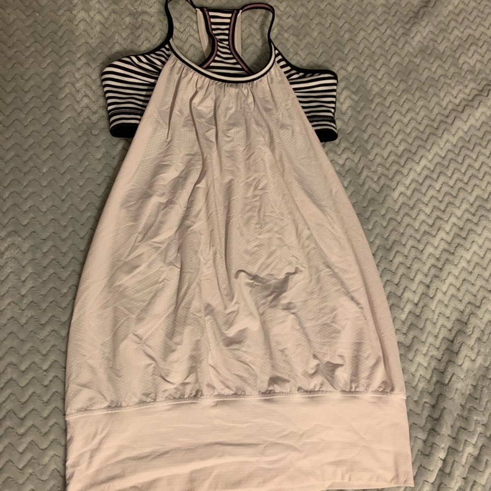 Lululemon tank top with attached bra
